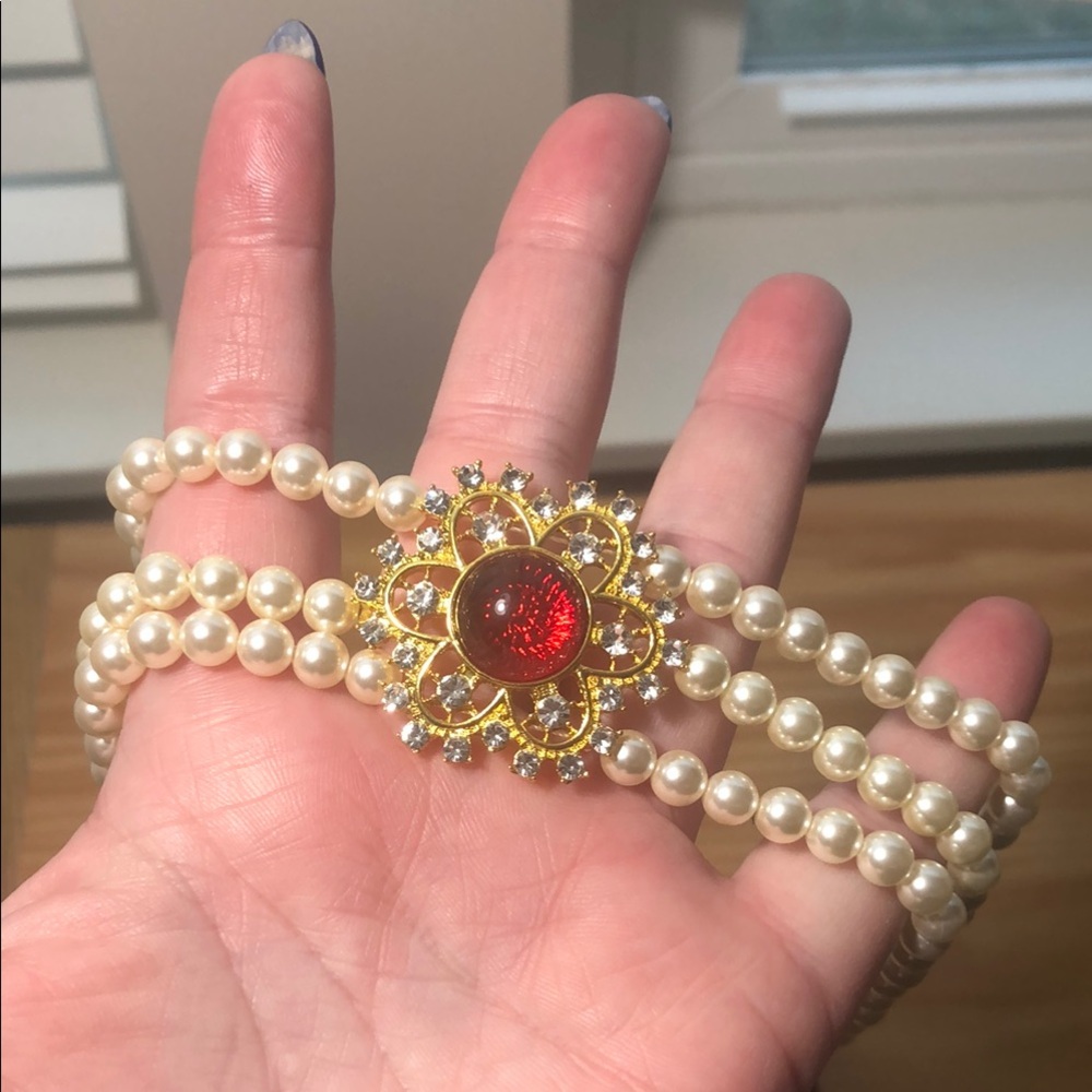 Elegant Pearl necklace with Red Gem and Gold Accents
